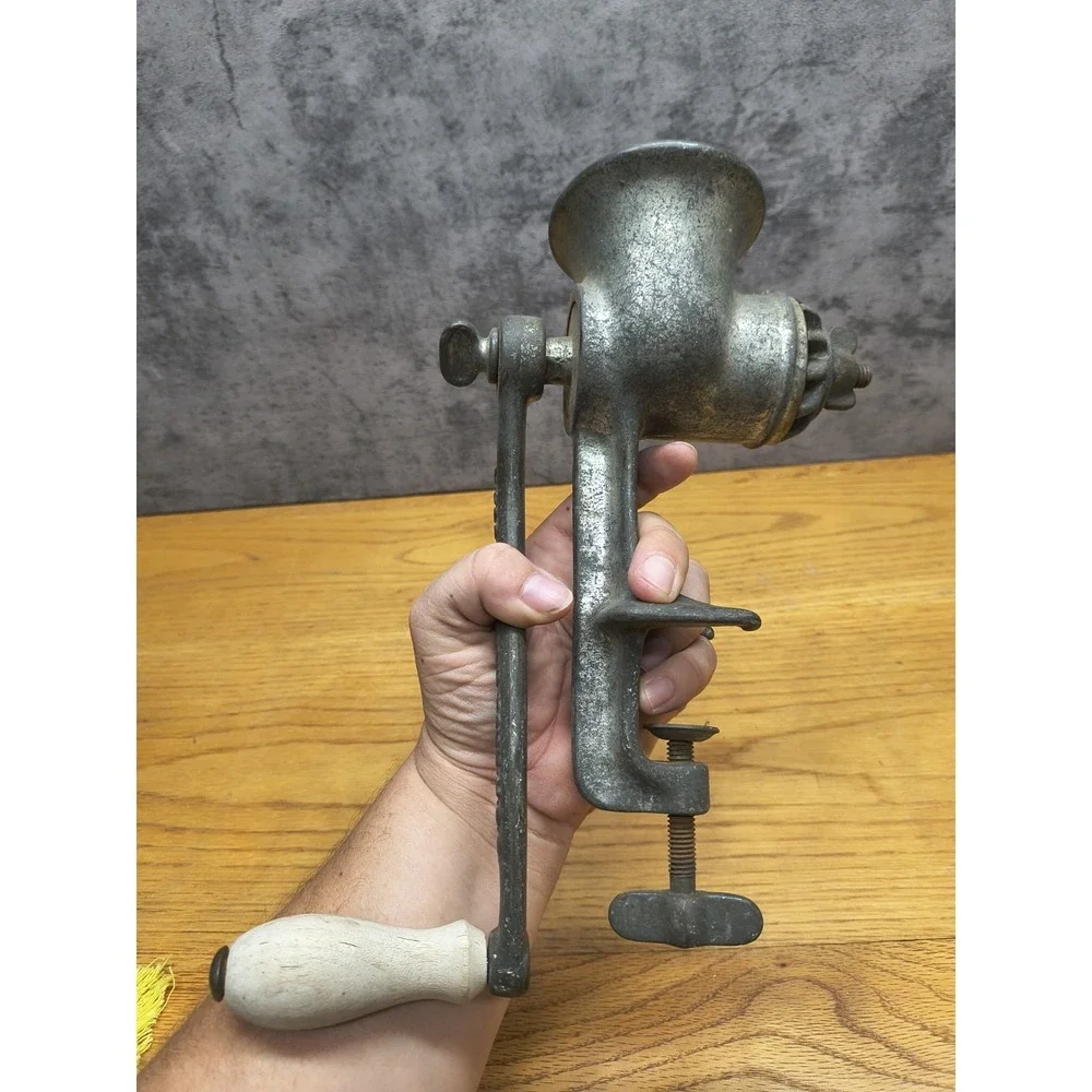 Vintage No # 2 Universal Table Top‎ Meat Grinder Food Chopper L.F&C New Britain